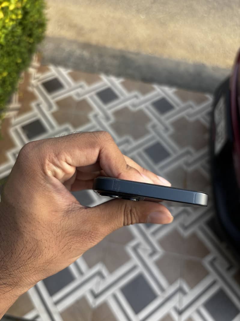 Apple iPhone 13 1