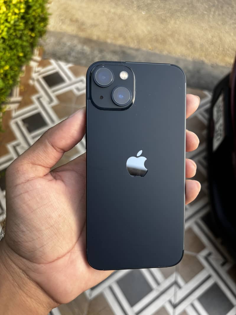 Apple iPhone 13 4