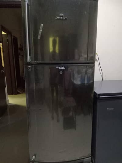 selling Dawlance refrigerator 14qb