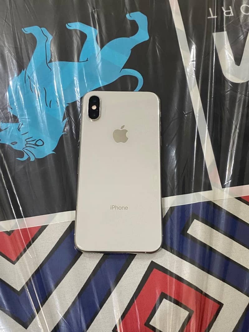 Apple iPhone XS 4