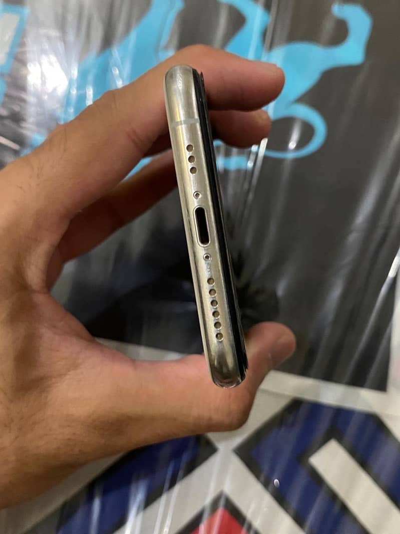 Apple iPhone XS 6