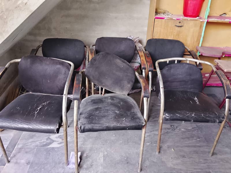 sitting chairs 0