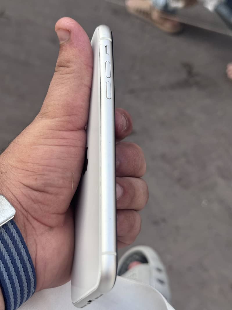 Apple iPhone 11 2