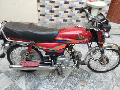 Honda CD 70 2012 Model Red Color Lahore Registered
