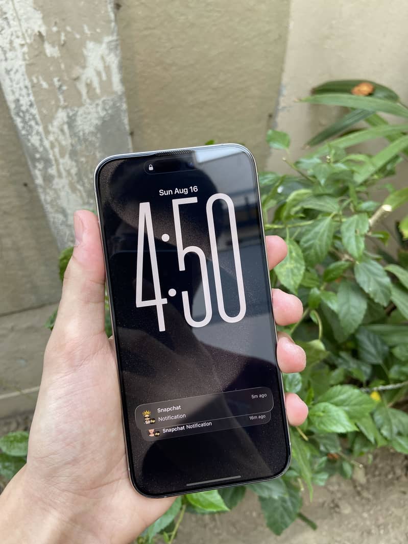 Apple iPhone 15 Pro Max 2