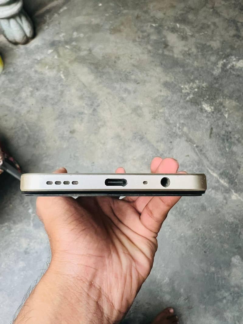 Realme Note 70 4