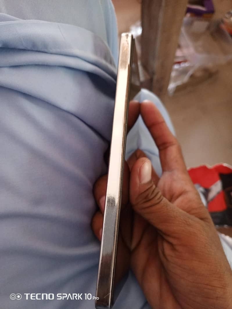 Infinix note 40 4
