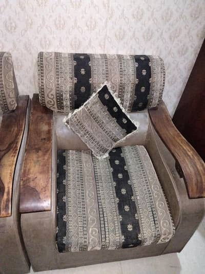 FIVE SEATER SOFA SET