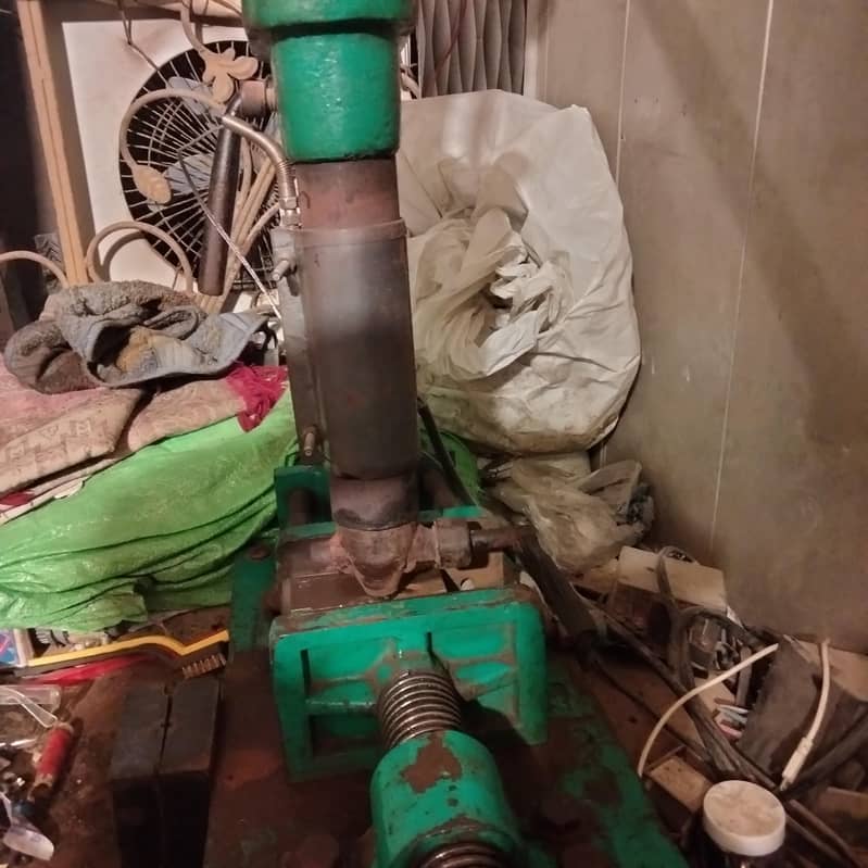 hand molding machine 4
