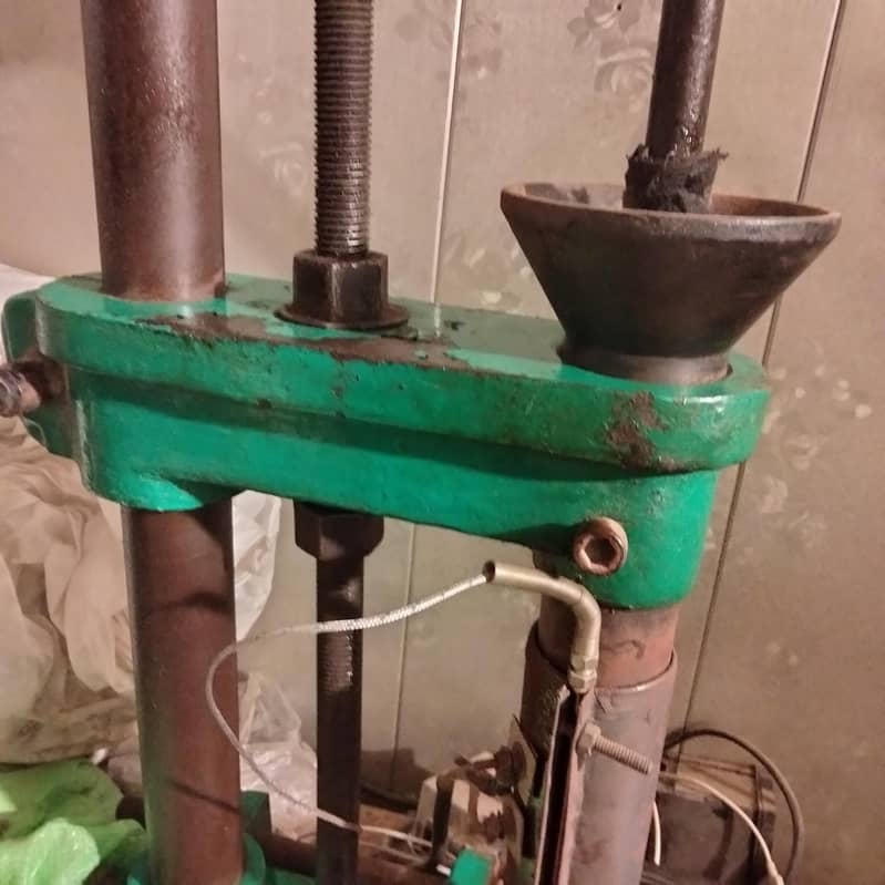 hand molding machine 7