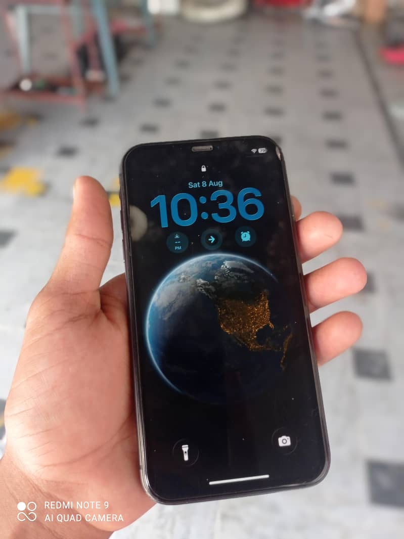 Apple iPhone 11 0