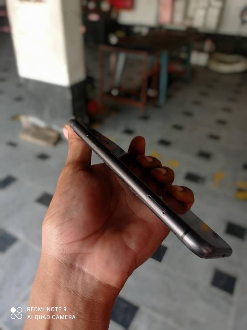 Apple iPhone 11 6