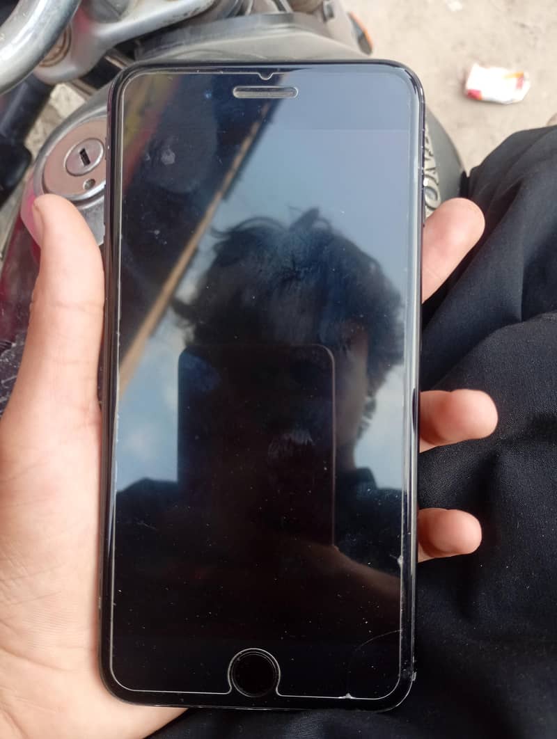 Apple iPhone 7 Plus 5