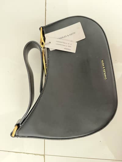 Charles and keith bag 10/10