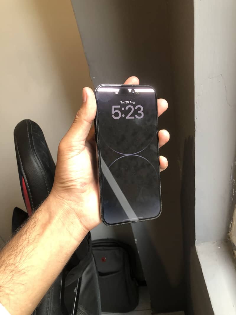 Apple iPhone 14 Pro Max 1