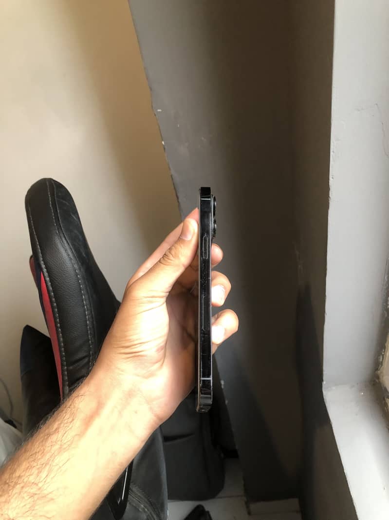 Apple iPhone 14 Pro Max 2