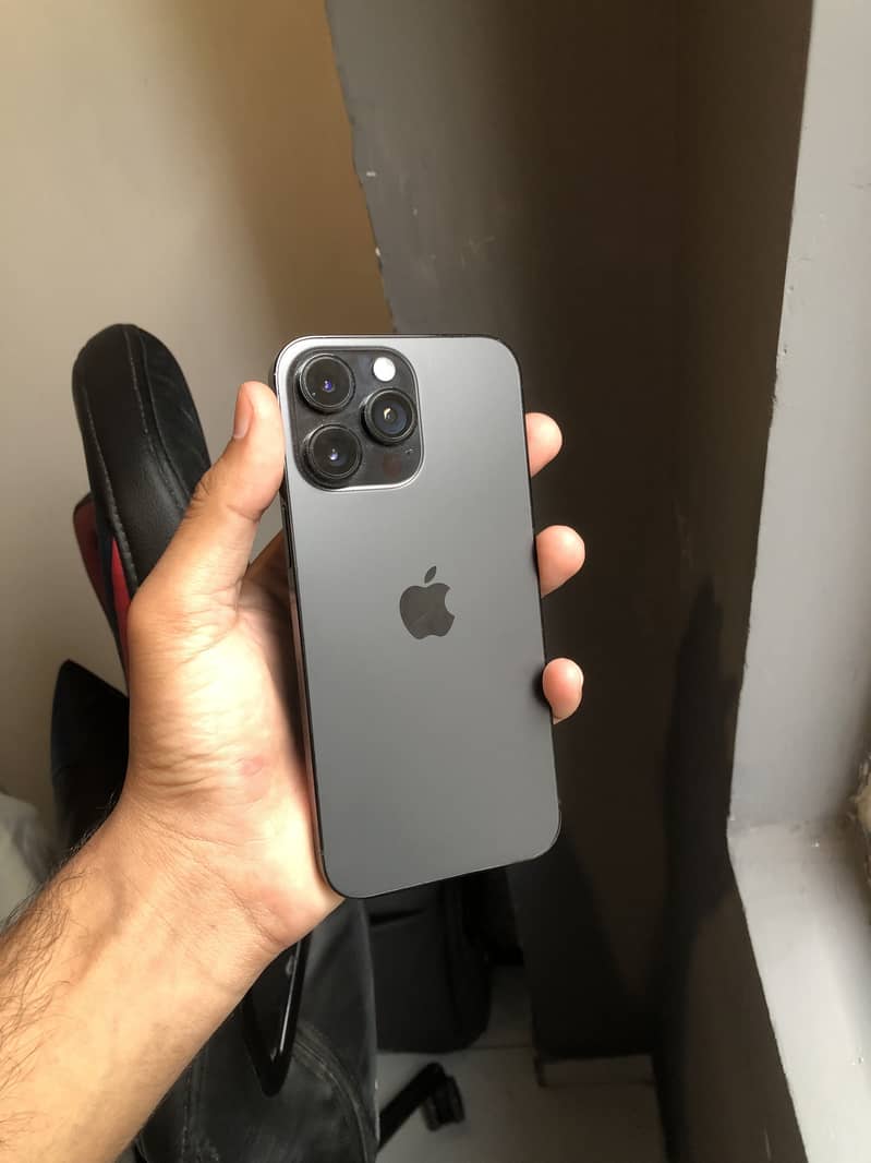 Apple iPhone 14 Pro Max 6