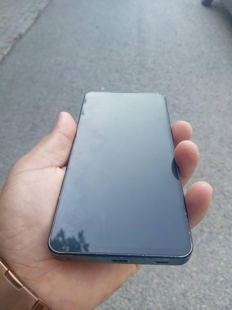 Sharp Aquos Sense7 4