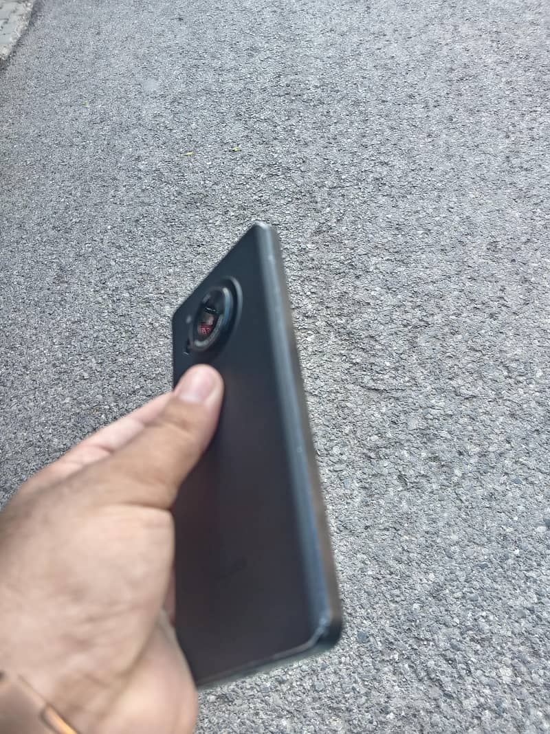 Sharp Aquos Sense7 7