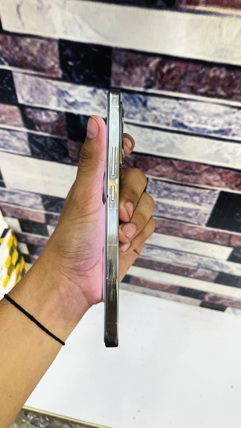 Infinix Note 40 5