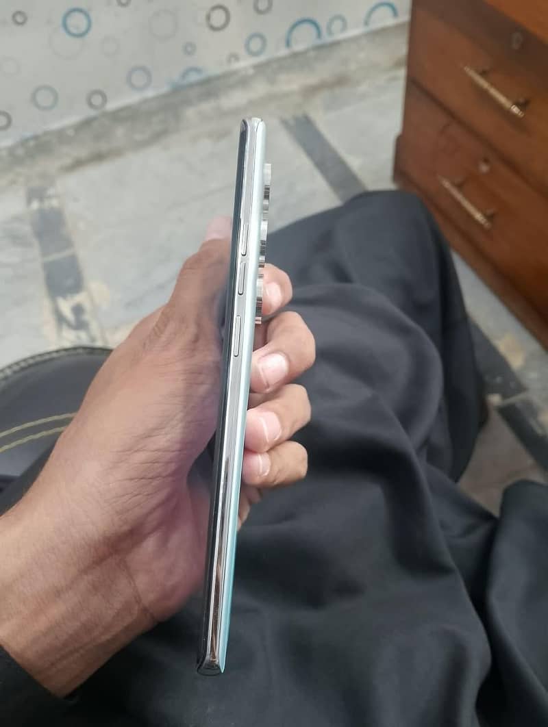 Tecno CAMON 40 Pro 4