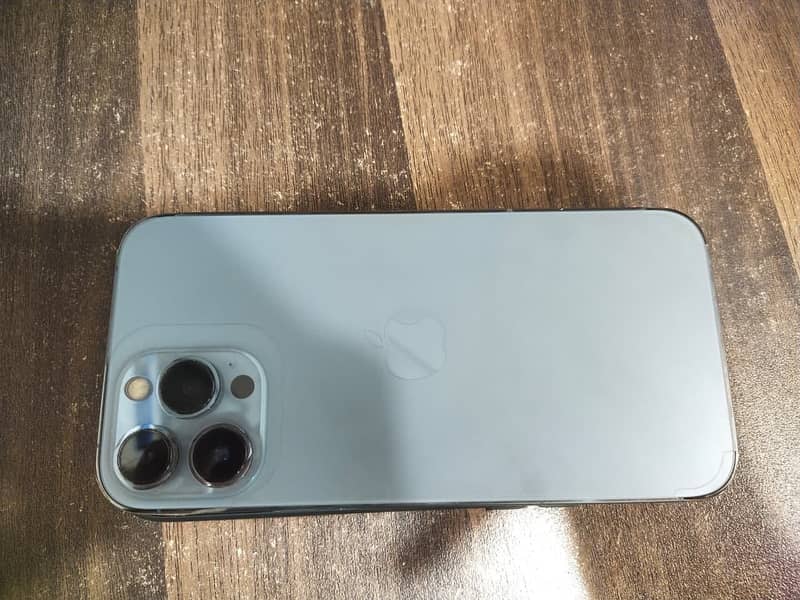 Apple iPhone 13 Pro Max 4