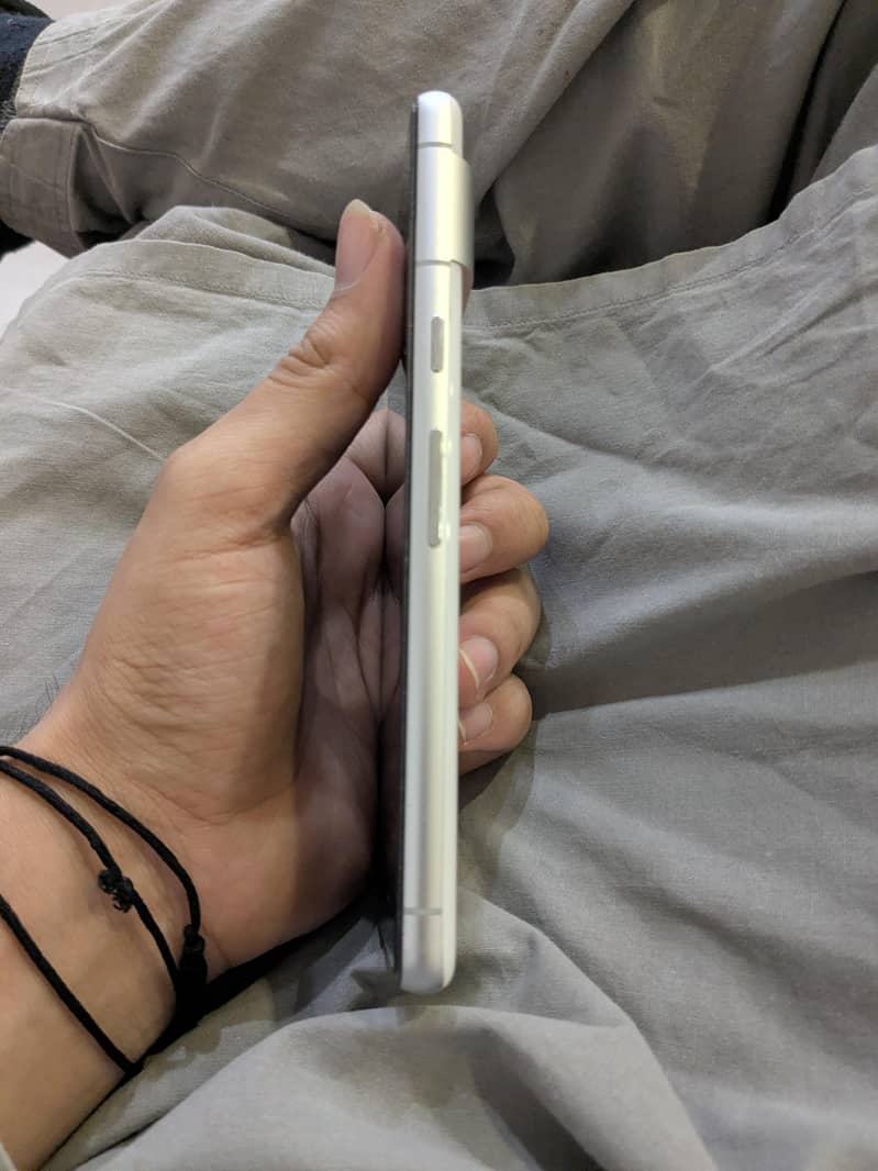 Google Pixel 7A 3