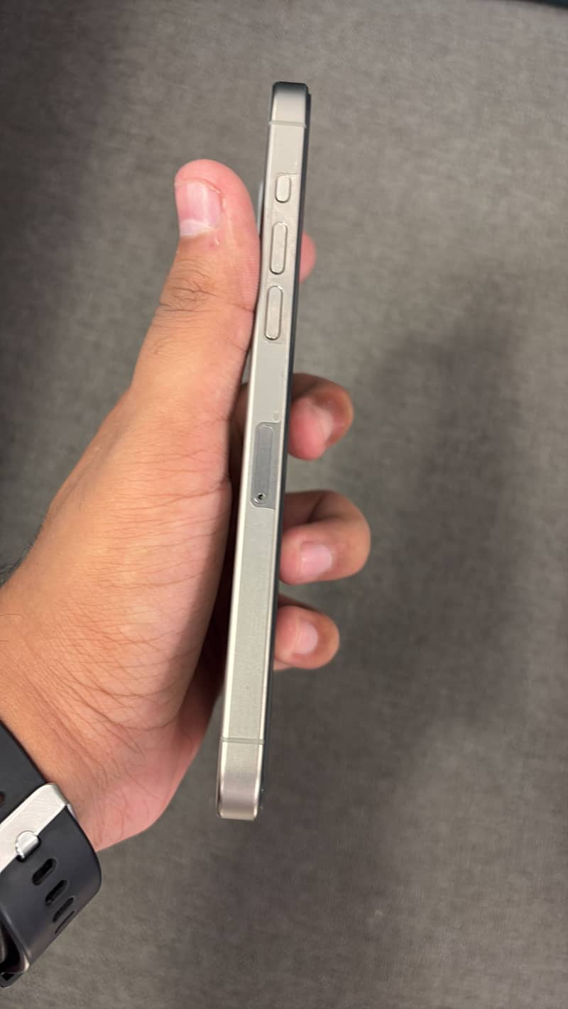 iPhone 15 Pro Max 3