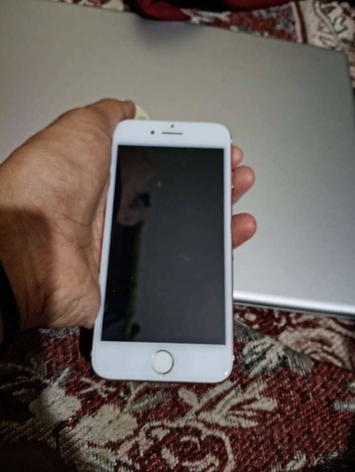 Apple iPhone 7 3