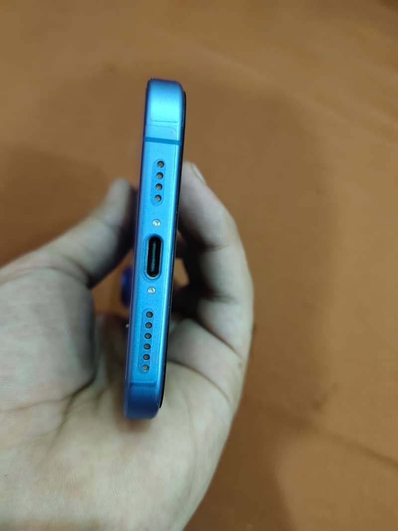 Apple iPhone 16 Plus 4