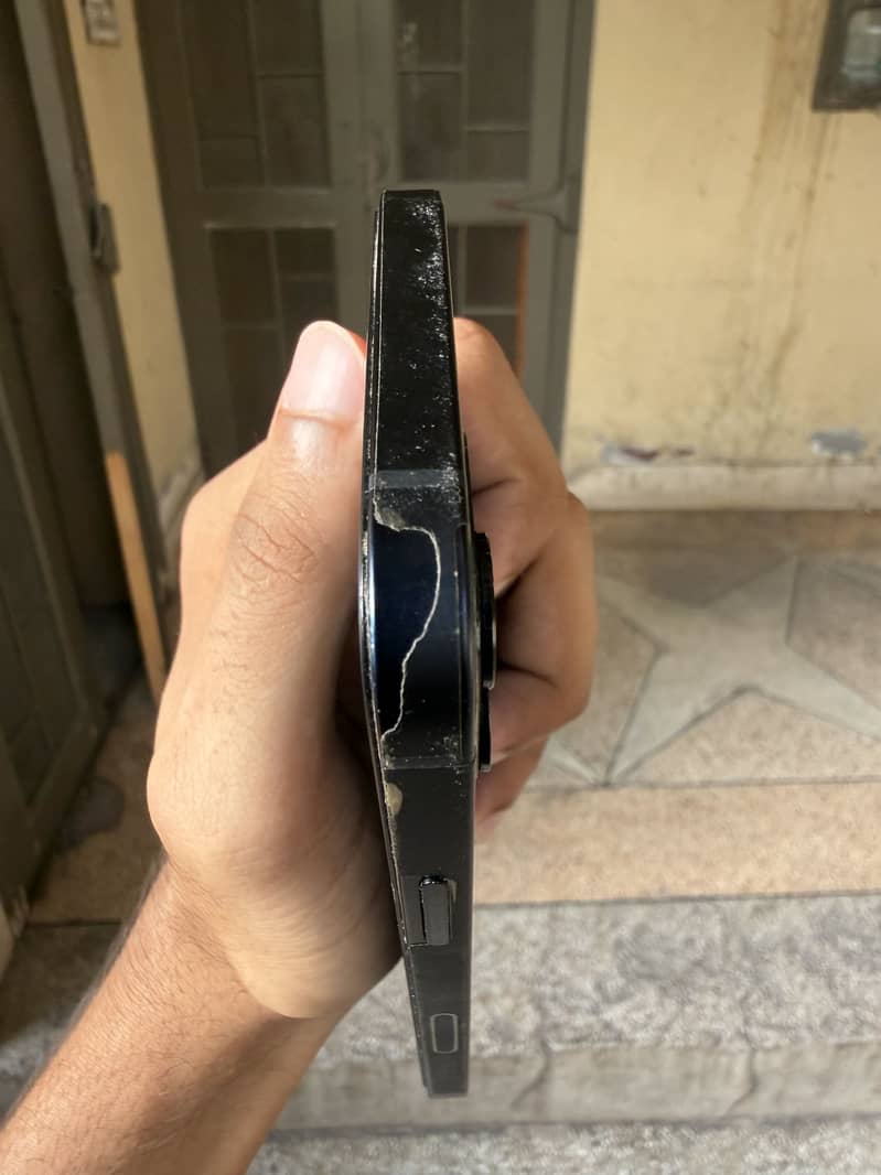 Apple iPhone 12 6