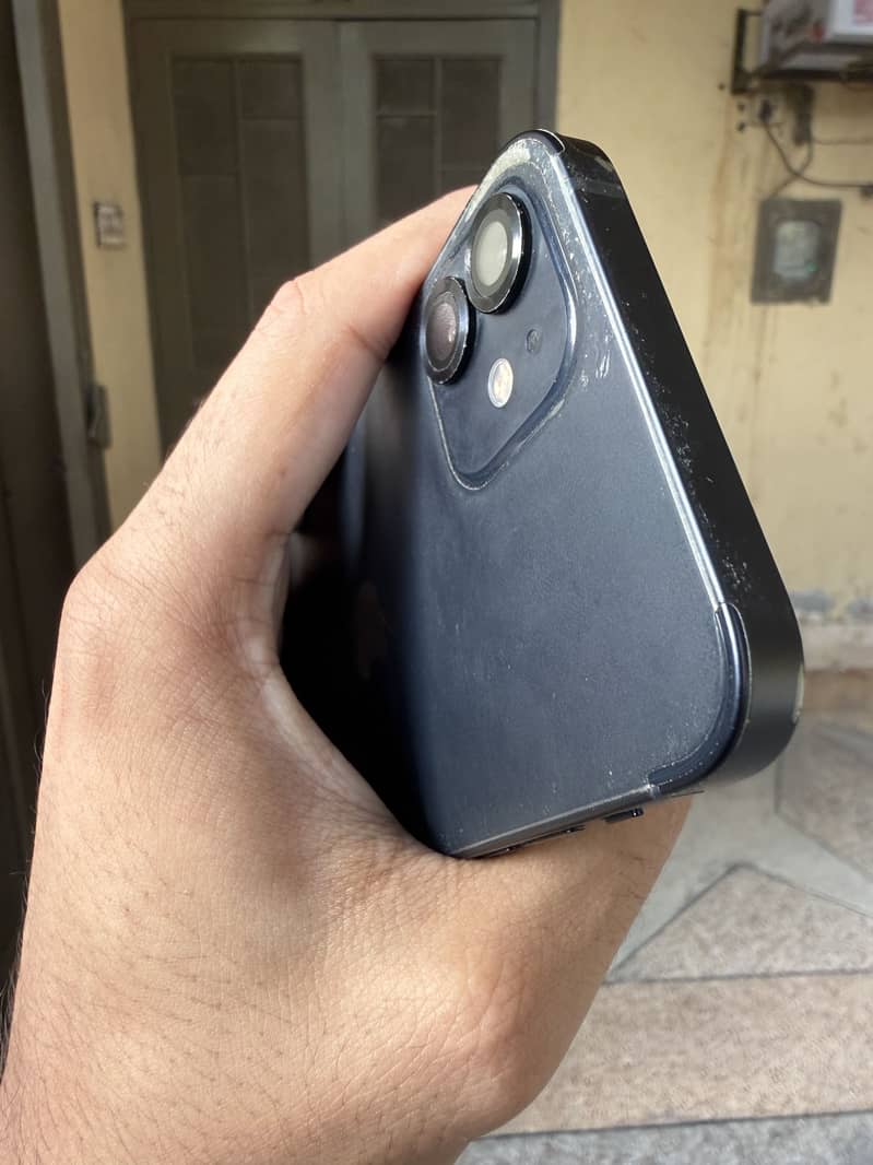 Apple iPhone 12 15
