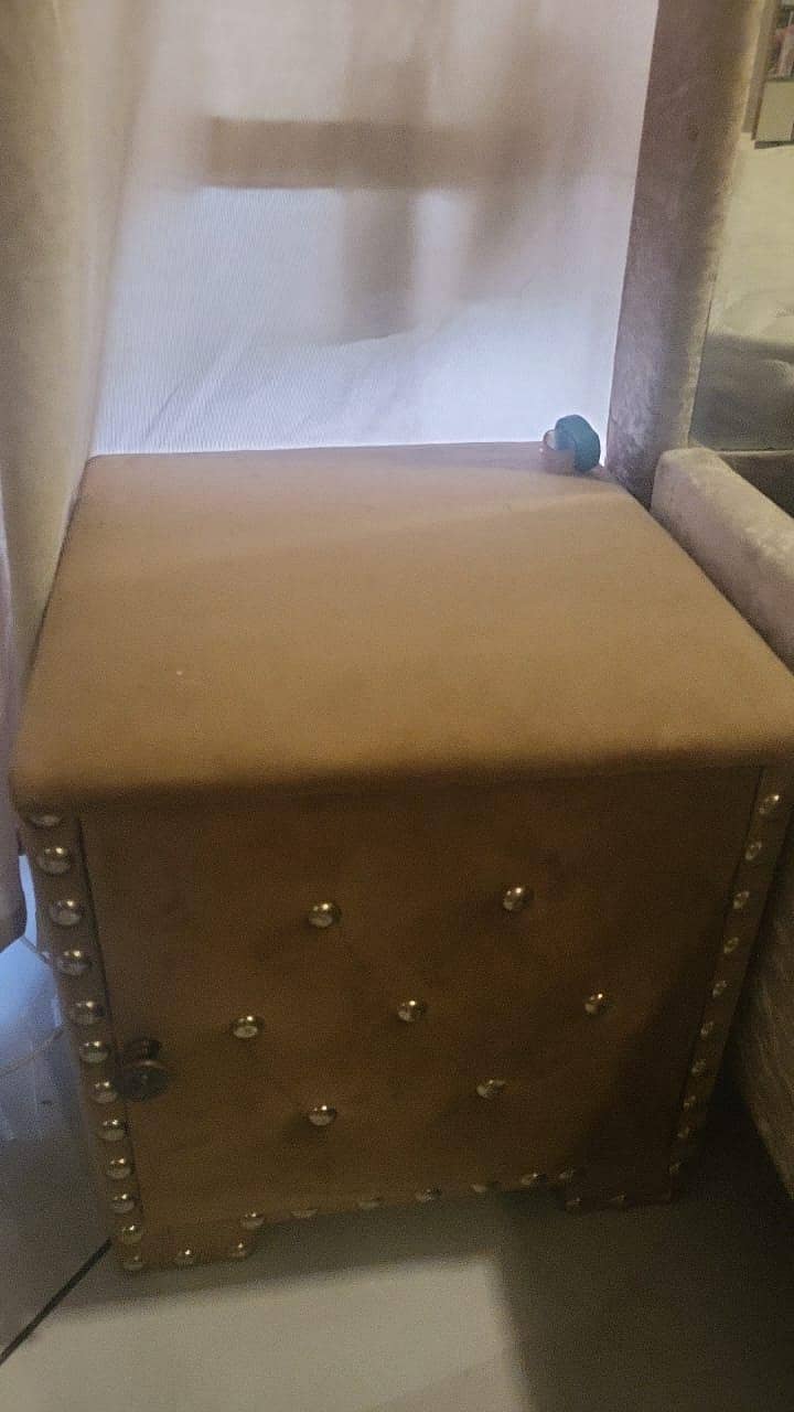 imported  queen size bed 1