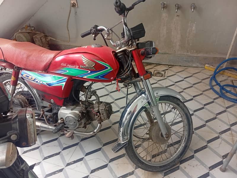 CD 70 model 2018 کاغذ بنے ہوئے ہیں۔ ایکسچینج بھی ہو سکتی ہے 3