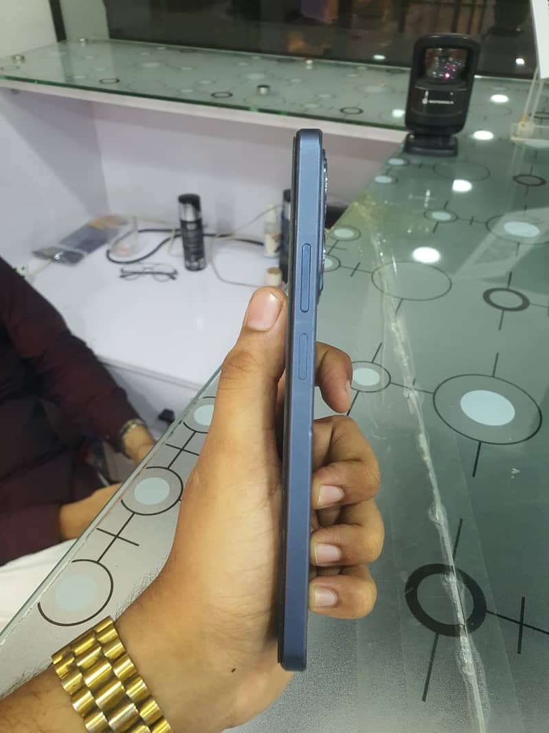 Realme C63 4