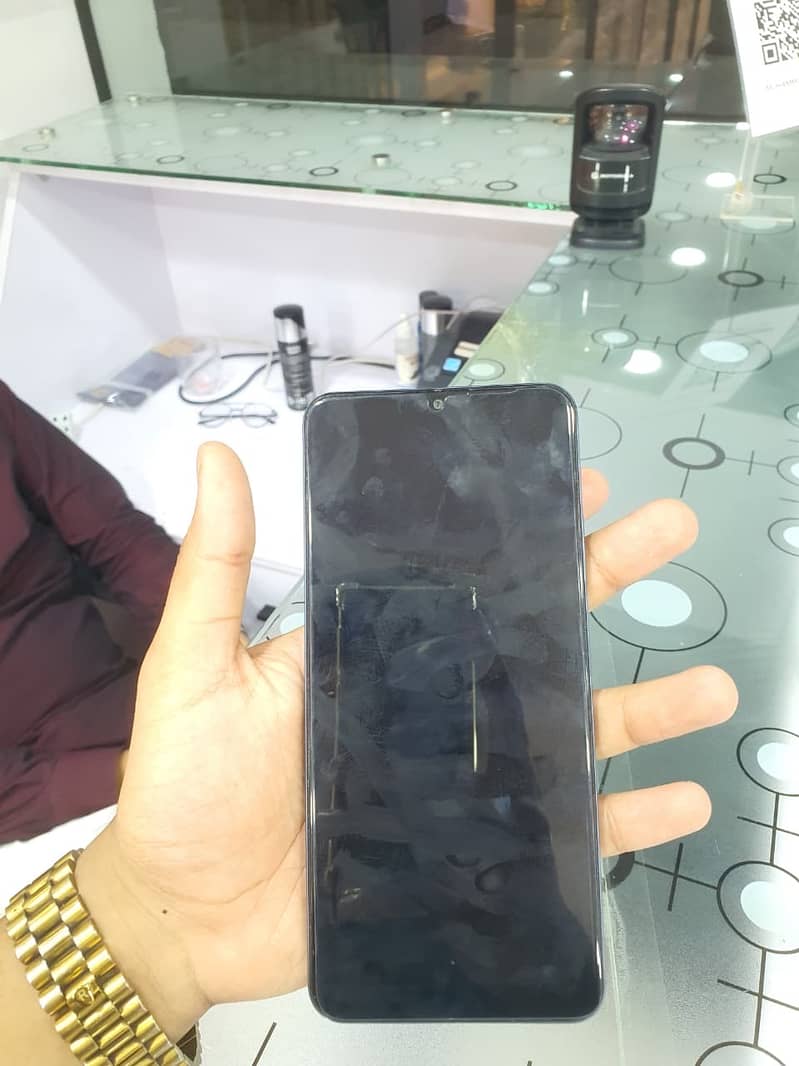 Realme C63 5