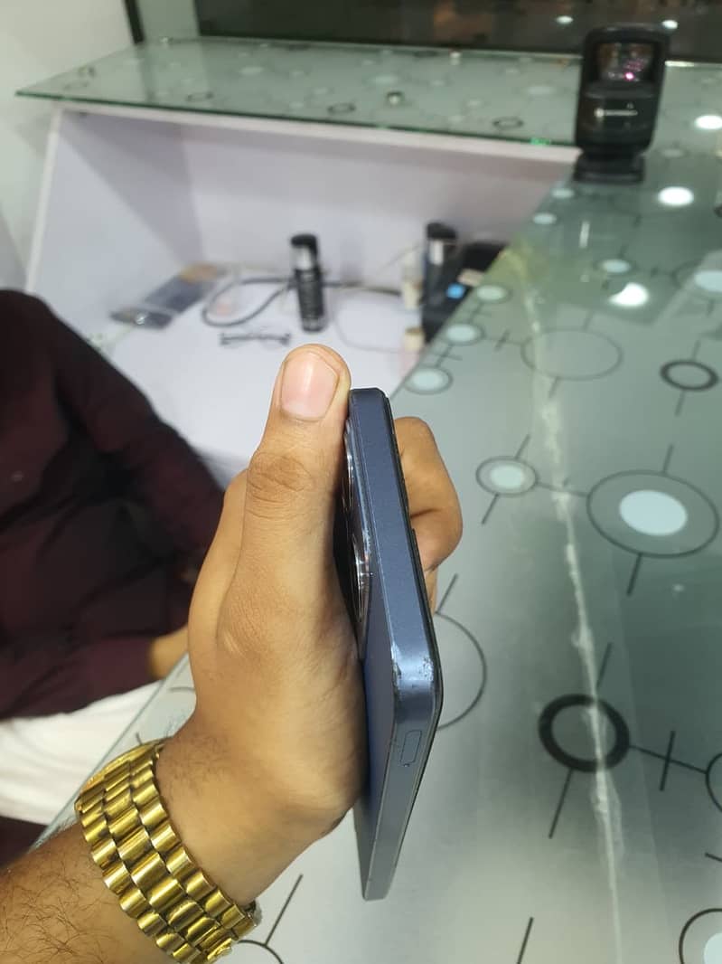 Realme C63 9