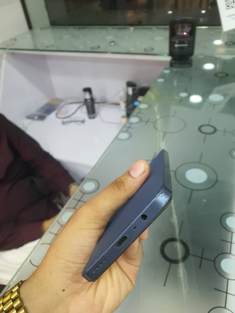 Realme C63 10