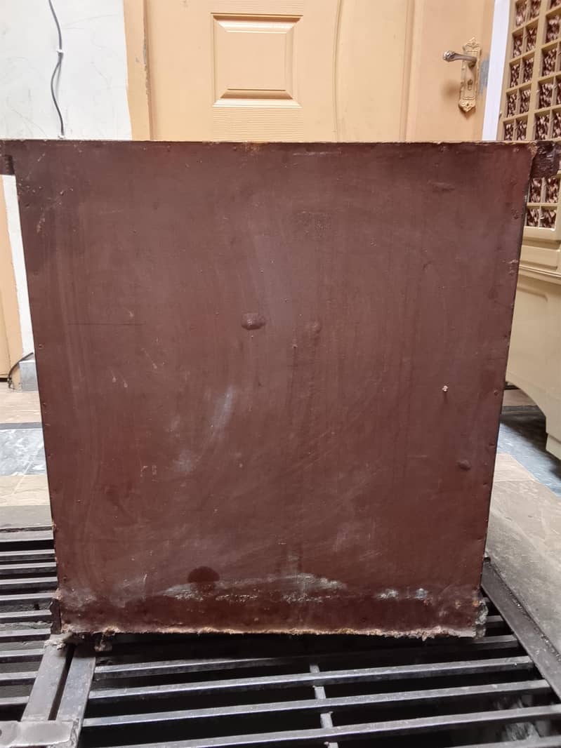 dressing aik side table 4
