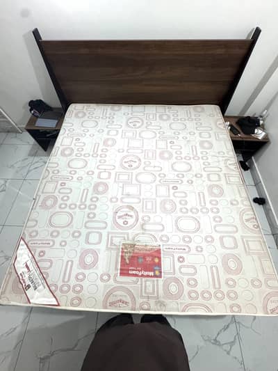 MoltyFoam Mattress – Excellent Condition| 10 year warranty negotiable