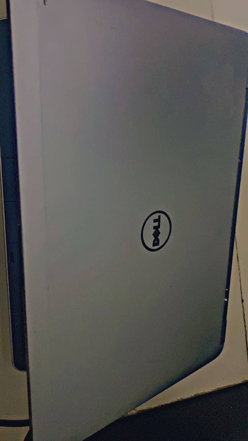 Dell latitude E6440 0