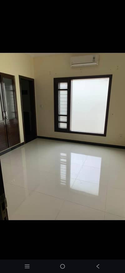 150 SQ YARD 4-BEDROOM WELL-MAINTAINED BUNGALOW FOR SALE IN DHA, KARACHI