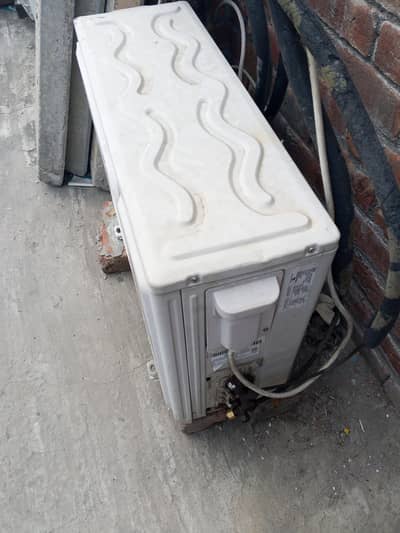 haire ac invertor 1 ton for sell. . . but compressor is not working