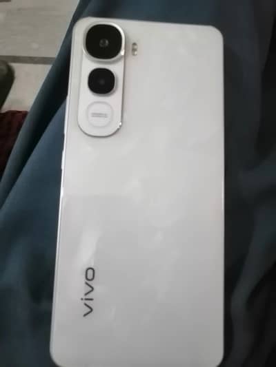 Vivo Y400
