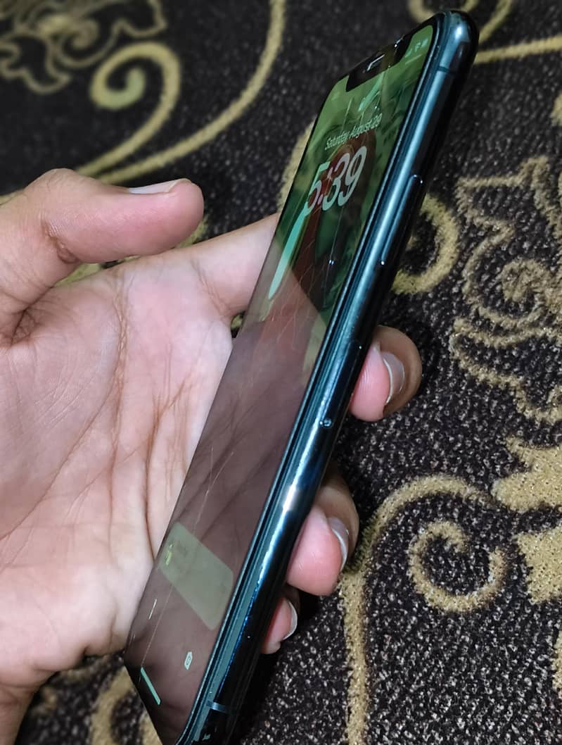 Apple iPhone X 3