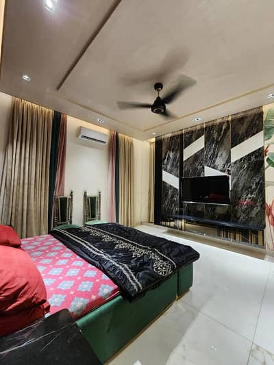 FOR RENT: FULLY FURNISHED 2,000 SQ FT 4-BEDROOM APARTMENT FRONT ENTRANCE