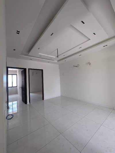 FOR SALE: TOP-CLASS 1,100 SQ FT 3-BEDROOM APARTMENT PRIME BUNGALOW FACING