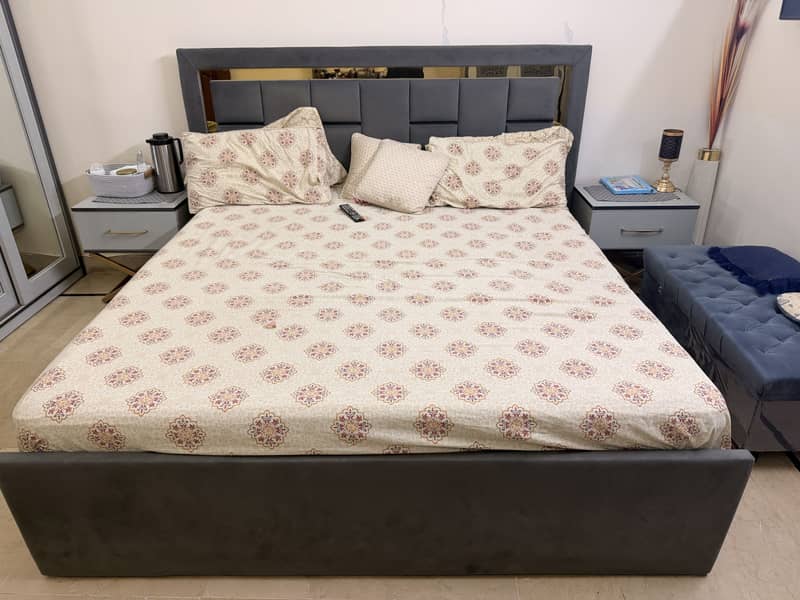 Luxury King Size Bedroom Set | Bed with 2 Side Tables, Dressing Table 0