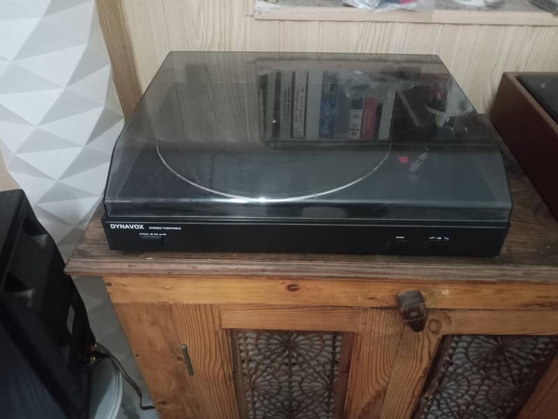 DYNAVOX TURNTABLE 0
