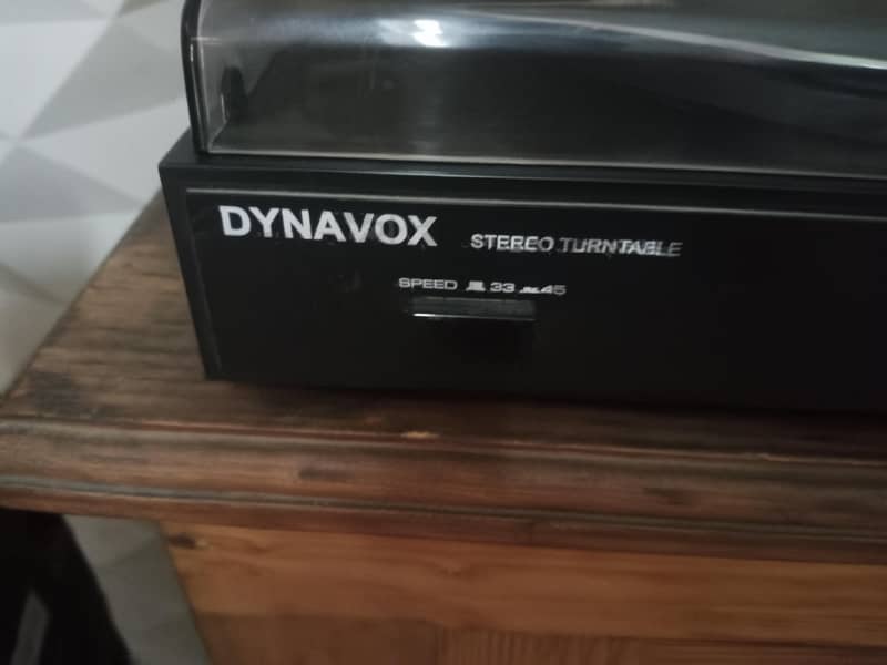 DYNAVOX TURNTABLE 1